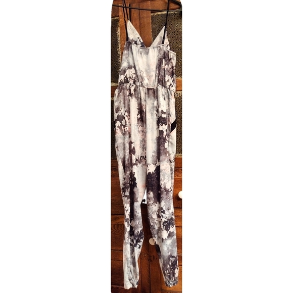 bar III Women's Brussels Splatter Paint Jumpsuit, Gray, Size SMALL NWT - Picture 5 of 10